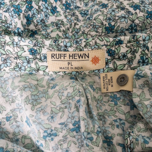 Floral Blouse with back tie straps - Picture 5 of 6